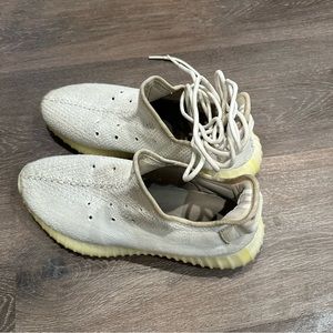 adidas Yeezy Boost 350 V2
Cream - size 12